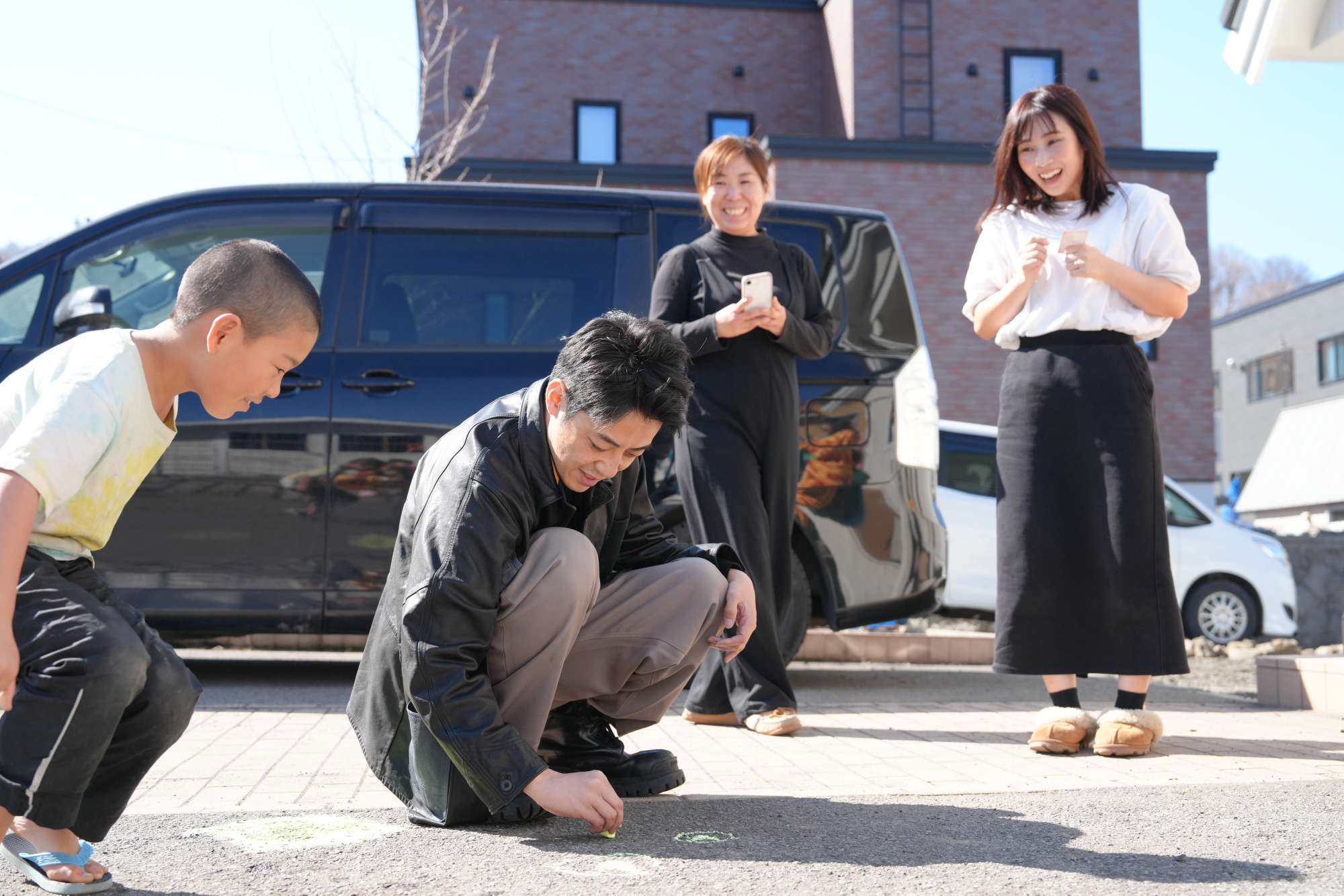 西野さんもクレヨンでルビッチを描く